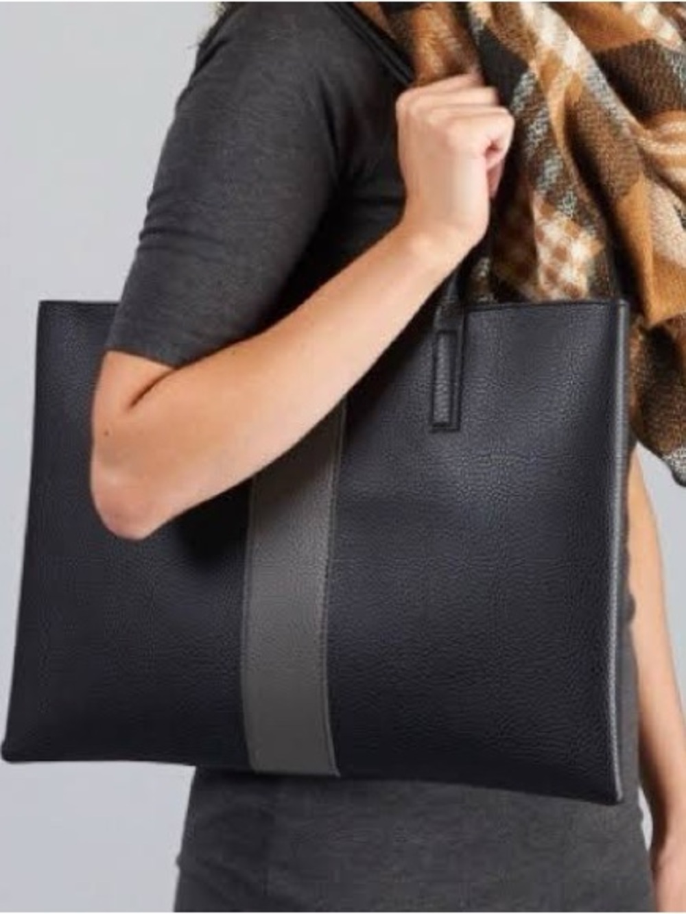Vince Camuto Vegan Leather Luck tote Black